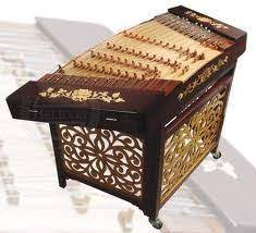 Ia dinamakan sebagai zhudi, disebabkan ia diperbuat daripada sebatang buluh dan badannya mempunyai lapan lubang. Yangqin Chinese Hammered Dulcimer Old Musical Instruments Hammered Dulcimer Traditional Music