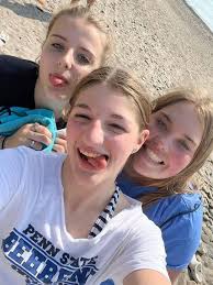 Greetings and compliments among international cabin crew