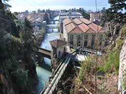 Der comer see strand von argegno befindet sich in der nähe des kleinen hafens der stadt. Bellano Schonster Ort Am Comer See