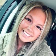 Sarah Lafoe's Instagram, Twitter & Facebook