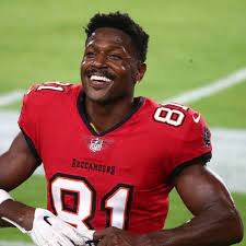 Jun 07, 2021 · antonio brown had a busy weekend. Antonio Brown Plays More Than Expected In Debut With Tampa Bay Buccaneers Sports Illustrated Tampa Bay Buccaneers News Analysis And More