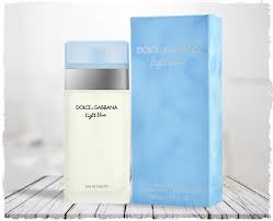 These 5 Beauty Products Anushka Sharma Always Carries Inside Her Bag See more ideas about anushka sharma, sharma, bollywood.