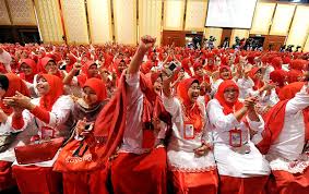 Cinder cone, composite, shield and lava domes. Wanita Bersemangat Waja Sekitar Perhimpunan Agung Umno 2013 Foto Astro Awani
