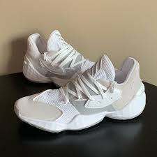 Queste scarpe da basket sono state create apposta per supportare le azioni del grande james harden fino all'ultimo quarto di gioco. Adidas Harden Vol 4 White