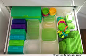 Organising To Make Life Easier Lunch Making Drawer For School Lunches Organizador Tupperware Ideas De Organizacion De Cocina Organizador De Lavanderia