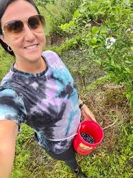 Breakfast at CHAMPIONS🫐 We even picked a 💙 shaped one! Where did you have  your coffee? ☕️