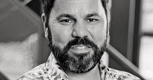 Peter Albrecht's Instagram, Twitter & Facebook