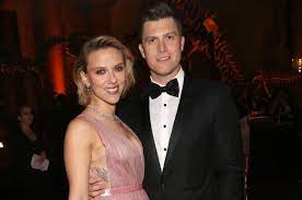 Scarlett Johansson And Colin Jost Are Engaged Jennifer Aniston Wedding Dress Jennifer Aniston Wedding Wedding Dresses Unique