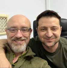 Amanda Newstead's Instagram, Twitter & Facebook