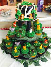 Boy Jungle Themed Birthday Party For 2 Year Old Jungle Themed Chocolate And Strawberry Cupcake And Top Cake 3 Tier Two Year Olds Birthday Mar Safari Birthday Cakes Safari Birthday Party Zoo Birthday Party
