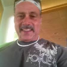 Okay, here's the logo for two prominent boat trailer manufacturers from way  back. Does anybody know if there is any relationship between the two  organisations? Did Certified morph into Target? They both