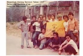 Biarlah pak jokowi yang memutuskan siapa anak muda yang paling dianggap kompeten untuk ada di kabinet. 7 Potret Presiden Jokowi Saat Muda Jauh Beda Dengan Sekarang