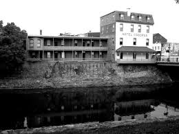Hotel Codorus Building Still Stands On West Market Street Across The Codorus Creek From Pershing Avenue And The Colonial Cour York Hotels York County York Pa