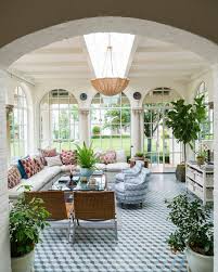 The Sunroom Is A Tour De Force Photo James Merrell Design Cathykincaidinteriors Verandasunrooms Sunroom Designs Colonial House Beautiful Homes