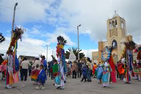 La mujer cocina la yuca hasta que pueda ser masticada. Fiestas Ancestrales En Memoria Colectiva El Heraldo