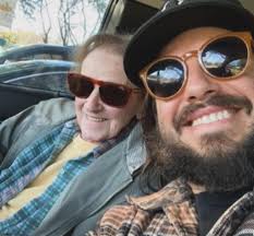 Rest in Peace Kitty Burgess. You taught me Texas Holdem 5 card draw and 7  card stud..I know DL put u thru the ringer but u stood strong and faught  for them