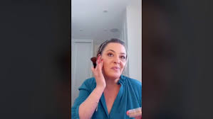 The estranged wife of lisa armstrong's new man has revealed she saw pictures of them cuddling up on her birthday just months after their split. Dynekkeualj7tm