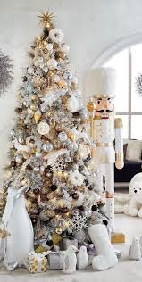 Pin By Gia Ray On New Year 2021 In 2020 Glam Christmas Decor White Christmas Ornaments Elegant Christmas Trees
