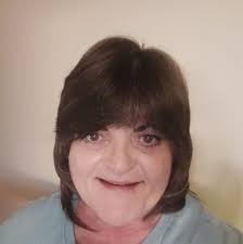 Can I keep only male guppies?