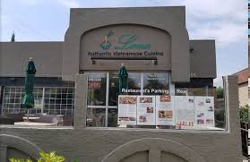 Ouverte sur le salon, la cuisine multi matières bahia/luna invite au partage et permet de profiter d'un espace convivial, jour après jour. Luna Authentic Vietnamese Cuisine Cochrane Menu Prices Restaurant Reviews Tripadvisor