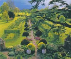 Carlo d'inghilterra, così come è ormai noto, è il figlio primogenito della regina elisabetta ii d'inghilterra e del duca di edimburgo filippo. Highgrove La Sontuosa Fattoria Biologica Del Principe Carlo D Inghilterra