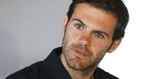 Mata's humility leaves everyone waiting to greet the disabled fan  (Photo/Video)