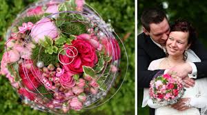 „rosas hochzeit ist eine perfekte mischung aus komik und gedankentiefe, die geschichte einer selbstermächtigung im gewand einer dramödie. Fotostudio Glaetzer Hochzeit