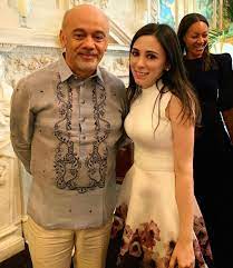 Elle est reconnue pour être la première mexicaine à rejoindre l'aristocratie britannique3,4,5,6. Hanna Jaff On Twitter Breakfast With Fashion Designer Christian Louboutin Louboutinworld And Editor In Chief Of Vogue Magazine Alice Casely Hayford Alcaselyhayford Byhannajaff Https T Co V5gaj9digs