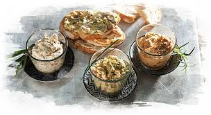 Dreierlei Zwiebel Mini Quiches Rezept Rezepte Brunch Lebensmittel Essen