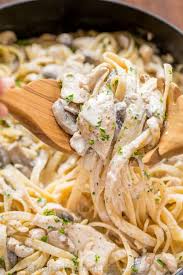 Mom S Chicken Fettuccine Alfredo Natasha S Kitchen