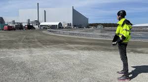 Volvo and swedish battery company northvolt have announced plans to build a european electric car battery gigafactory by 2026. Gigafactories Europe Tools Up Against Us And Asia As A Car Battery Force Bbc News