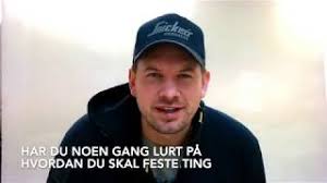 Huden mister naturlig sin elastisitet over tid, enten på grunn av vekttap, graviditet eller den hvordan feste huden. Sa Enkelt Henger Man Ting Pa En Gipsvegg Runeharaldsen