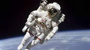 An astronaut , meaning star, and nautes , meaning sailor) is a person trained, equipped, and deployed by a human spaceflight astronaut. Neuer Nasa Jahrgang 12 000 Wollen Astronaut Werden Tagesschau De