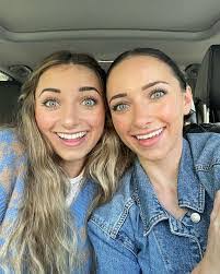 Brooklyn Bray's Instagram, Twitter & Facebook