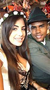 She is the lovely wife of brazilian soccer star, douglas costa, a winger for the italian club juventus and the brazil national team. Bayern Germany On Twitter Oktoberfest 2016 Douglas Costa And His Wife Luisa Ramos