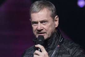 Maj 1995) og hustru margareta (kaldet greta) født norén (29. Sabotage Melodifestivalen Boss Christer Bjorkman Responds To Song Leaks As Voting Numbers Slide Wiwibloggs