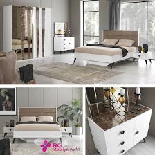 İsterseniz spor yatak odası istersenizde klasık yatak odası takımı tercih edebilirsiniz.i̇stersenizde renkli aksesuarlar ile hareket katabilirsiniz. Beyaz Yatak Odasi Takimi Yatak Odasi Mobilya Takimlari Yatak Odasi Yatak Odasi Ic Tasarimi