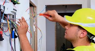 Elektrik aboneleri kesinti, arıza ve şikayetler için bedaş müşteri hizmetleri aramaktadır. Acil Elektrikci Nobetci Elektrikci Elektrikciniz Kurumsal Firma Guveni