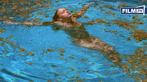 It is located in kowloon tsai park, the first phase of which also opened in 1964. Swimming Pool Der Tod Feiert Mit Film Trailer Film Tv