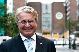 Trains were halted as part of a nationwide observance to remember the victims of friday's slaughter, and oslo mayor fabian stang said the turnout showed that norwegians do not accept violence. Fabian Stang Alchetron The Free Social Encyclopedia