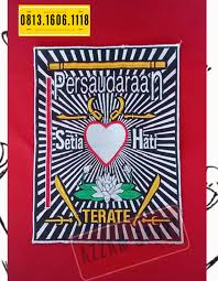 Setelah pola di potong sesuai dengan bagian masing masing baju yang terdiri dari pola badan depan, pola badan belakang, pola lengan kanan dan kiri. Paling Lengkap Wa 0813 1606 1118 Jual Baju Silat Ke Bandung Barat Pencak Silat Desain Merpati