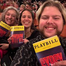 Sydney Wynia will be playing Katalin Hunyak and Heidi Hinz will be playing  Mona in Chicago (teen edition)! Sydney's favorite part of theater is  getting to act and dance