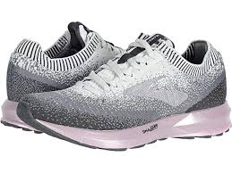 10 Best Shoes For Nurses According To Nurses