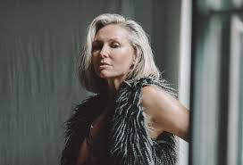 this lady actor, producer ~ Melissa Jones studio shoot in ...