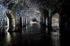 Kullanıldığı alanlara derinlik katan 3 boyutlu duvar kağıtları son yılların dekorasyon trendlerinin başında geliyor. 3 Boyutlu Tunel Derinlik Duvar Kagitlari 2705 Evinyol