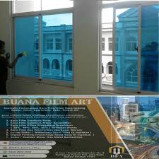 Ada dua jenis kaca berwarna yang transparan dan kaca yang lebih pekat. Jual Kaca Film Riben Biru Anti Gores Peredam Panas Kaca Jendela Rumah Dan Mobil Di Lapak Buana Film Art Bukalapak