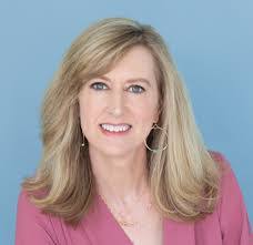 Lisa Stem's Instagram, Twitter & Facebook