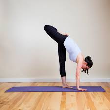 Lengthen And Strengthen Your Runner S Legs Standing Split Runners Legs Stretches For Tight Hamstrings