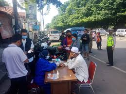 Ops Lilin Jaya 2020 Pospam Bitung Bagikan Masker Dan Rapid Test Gratis Polres Tangerang Selatan