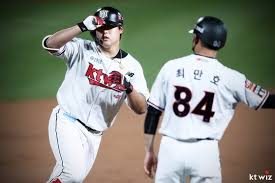 두 살 터울 또래 야구 선수 강백호 (kt)와 약속이었다. 4í•  íƒ€ìž ê°•ë°±í˜¸ í•˜ì„±ì´ í˜• ë³´ë©° Mlb ìš•ì‹¬ ì „í˜€ ì•„ë‹ˆë‹¤ ë„¤ì´íŠ¸ë‰´ìŠ¤